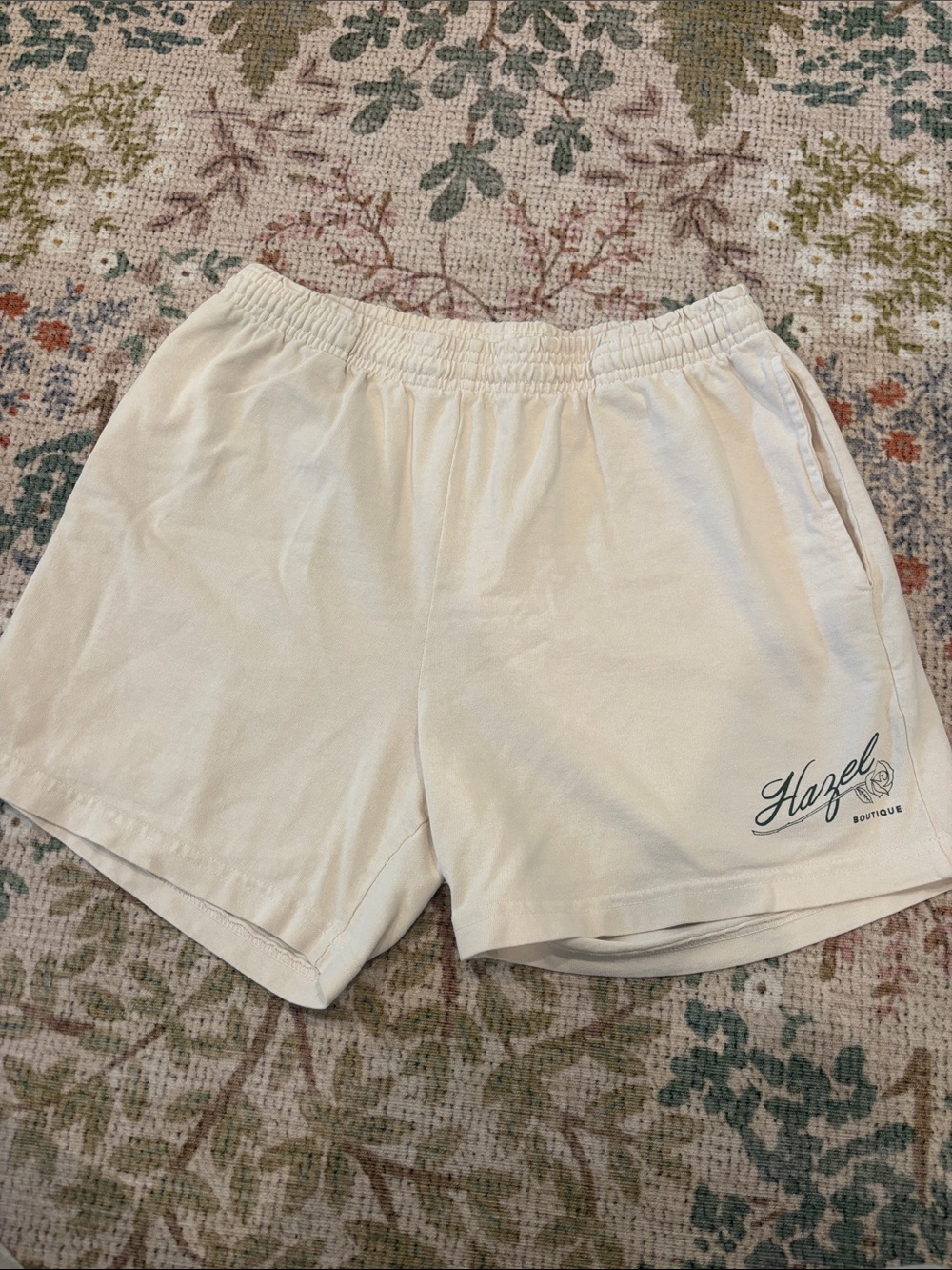 HAZEL BOUTIQUE Women's Cream Casual Elastic-Waist Shorts